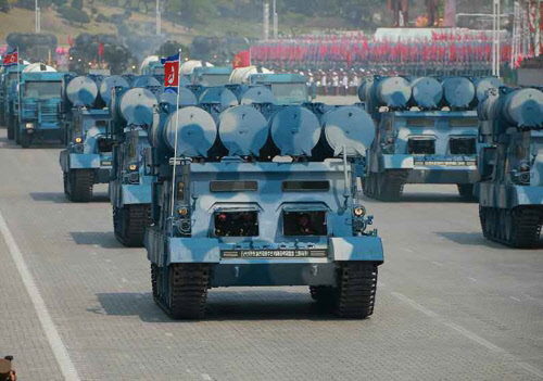 4월 15일 북한 열병식에 등장한 신형 지대함 순항미사일[연합뉴스 자료사진]